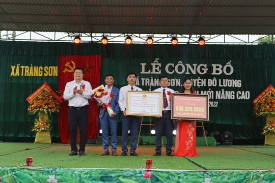 Xã Tràng Sơn (Đô Lương) đón nhận Bằng công nhận xã đạt chuẩn nông thôn mới nâng cao