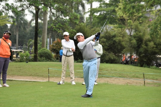 144 golf thủ tham gia Giải Golf doanh nhân Sông Lam