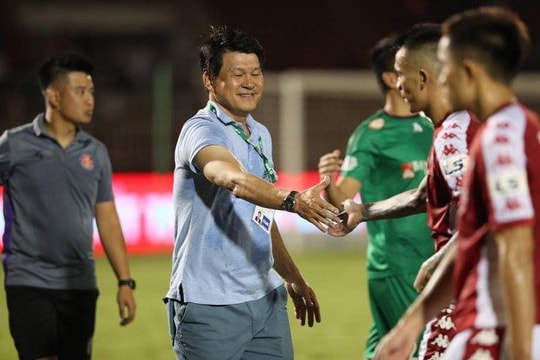 Chỉ trích trọng tài, Huấn luyện viên Vũ Tiến Thành bị phạt