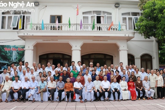 Đoàn cán bộ giáo dục y tế K271: Kỷ niệm 53 năm vượt Trường Sơn chống Mỹ