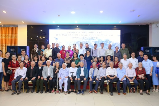 Đoàn cựu cán bộ y tế - giáo dục K271 gặp mặt nhân kỷ niệm 53 năm vượt Trường Sơn đánh Mỹ