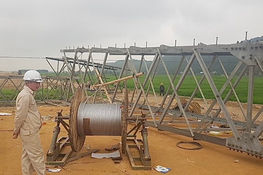Hưng Nguyên: Di dời các cột điện cao thế để thi công cao tốc Bắc - Nam