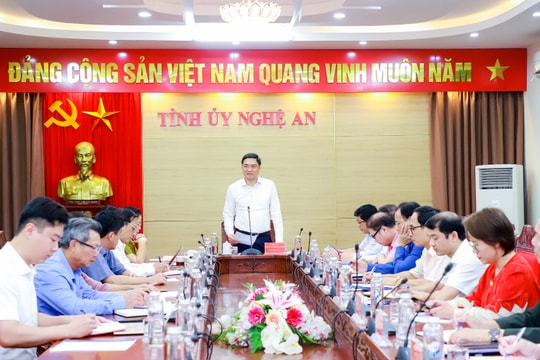 Thường trực Tỉnh ủy Nghệ An giao ban với Mặt trận Tổ quốc và các tổ chức chính trị - xã hội 