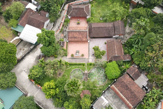 Nghệ thuật điêu khắc độc đáo của nhà thờ họ hàng trăm năm tuổi