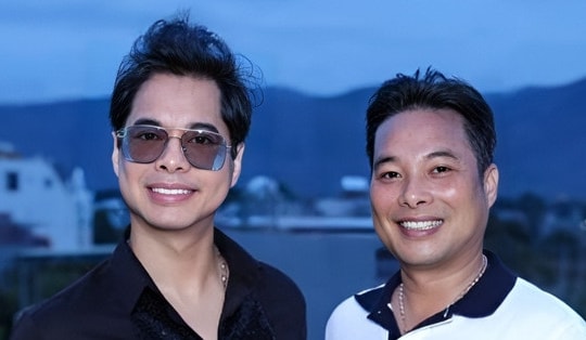 Ca sĩ Ngọc Sơn chia sẻ niềm hãnh diện khi em trai tiến sĩ làm trưởng khoa đại học 