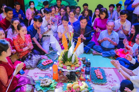 Đại học Vinh tổ chức vui Tết Bunpimay cho lưu học sinh Lào 