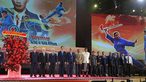 Huỳnh Như ghi bàn giúp Lank thắng trận; Hà Nội FC vượt mốc nửa tỷ đồng tiền phạt vì liên lụy pháo sáng ở V.League 