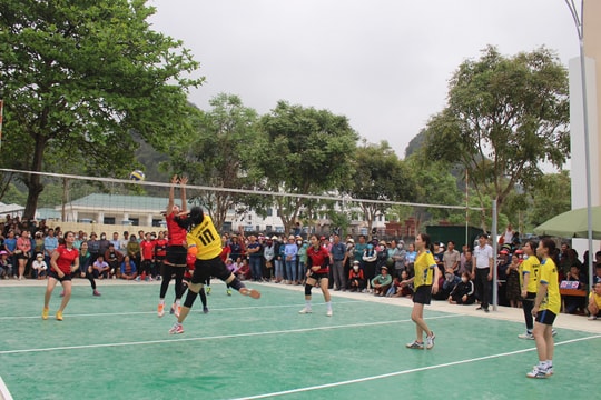 Gần 200 vận động viên tranh tài ở hội thi thể thao các dân tộc thiểu số ở Nghệ An