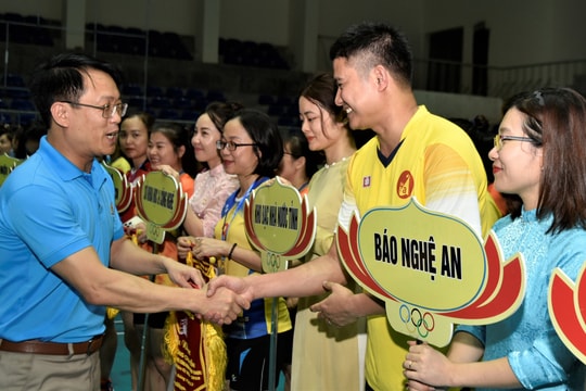 36 đội bóng tham gia giải bóng chuyền chào mừng Đại hội Công đoàn Viên chức tỉnh Nghệ An