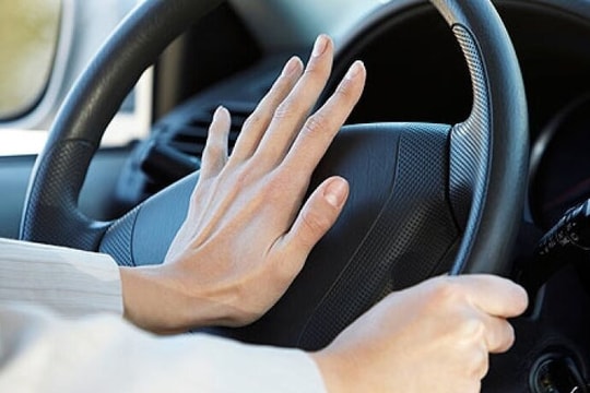 Bấm còi 'vô tội vạ' khi lái xe bị phạt nặng như thế nào?