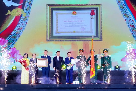 Huyện Tân Kỳ trọng thể kỷ niệm 60 năm thành lập và đón nhận Huân chương Lao động hạng Nhì