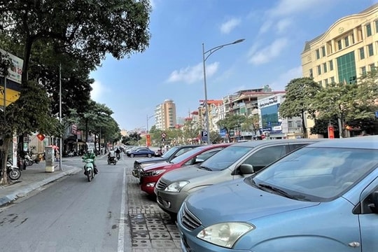 Dịch vụ thuê xe tự lái hút khách, giá tăng cao trước kỳ nghỉ lễ 30/4