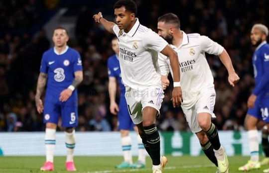 Rộ tin đồn ký hợp đồng với Câu lạc bộ Công an Hà Nội, huấn luyện viên Polking lên tiếng; Real hiên ngang vào bán kết Champions League