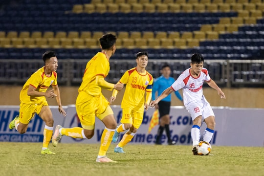 Cầu thủ của Sông Lam Nghệ An 'sốc' khi bị Bình Phước thanh lý hợp đồng