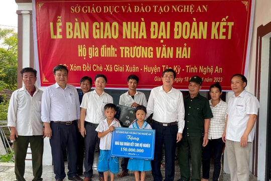 Sở Giáo dục và Đào tạo hỗ trợ xây nhà Đại đoàn kết cho người dân huyện Tân Kỳ