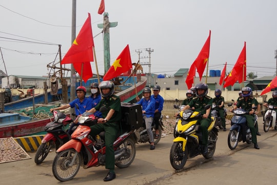 Tuyên truyền phòng, chống khai thác hải sản bất hợp pháp cho ngư dân