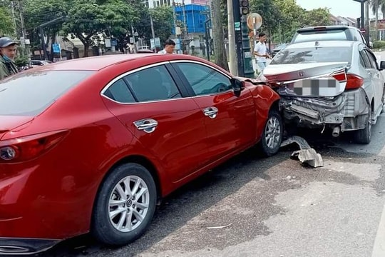 Tai nạn ô tô liên hoàn ở thành phố Vinh