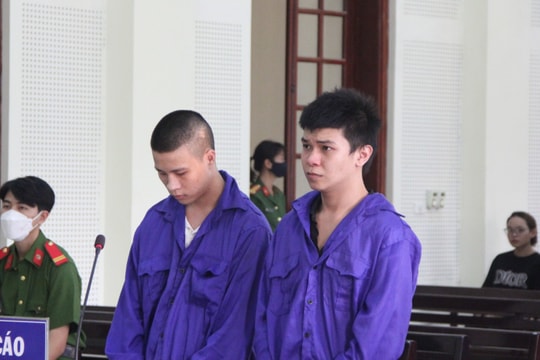 Hai thanh niên phạm tội giết người sau cuộc rượt đuổi xe máy gây tai nạn