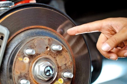 Những tác hại khôn lường khi phanh xe ôtô phát ra tiếng 'ken két'