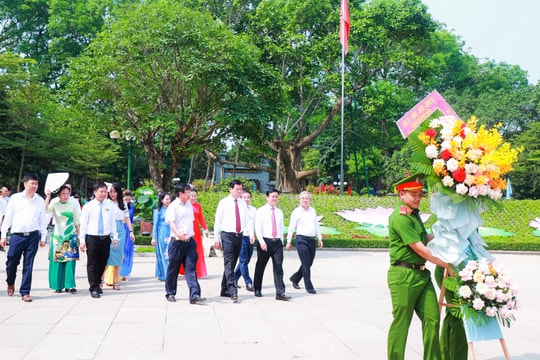 Lãnh đạo tỉnh Đồng Nai dâng hoa, dâng hương tưởng niệm Chủ tịch Hồ Chí Minh