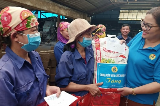 Trong thời gian tạm hoãn hợp đồng lao động có được nhận lương, đóng Bảo hiểm xã hội không?