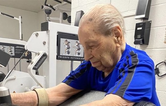 Thói quen giúp cụ ông 101 tuổi khỏe như người 60 tuổi