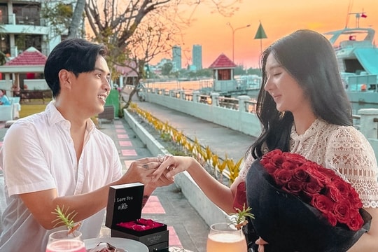 Hồ Quang Hiếu chính thức cầu hôn bạn gái kém tuổi