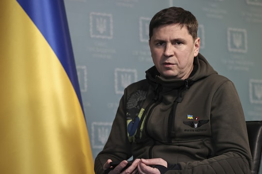 Cố vấn hàng đầu của Tổng thống Zelensky đổ lỗi cho Mỹ về xung đột Ukraine