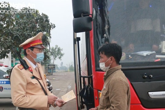 Nghệ An tăng cường công tác kiểm soát, xử lý vi phạm liên quan đến vận tải hành khách dịp lễ 30/4, 1/5