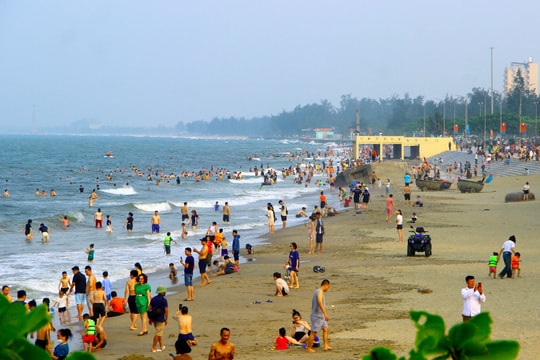 Các nhà hàng phố biển Cửa Lò sẵn sàng phục vụ mùa du lịch