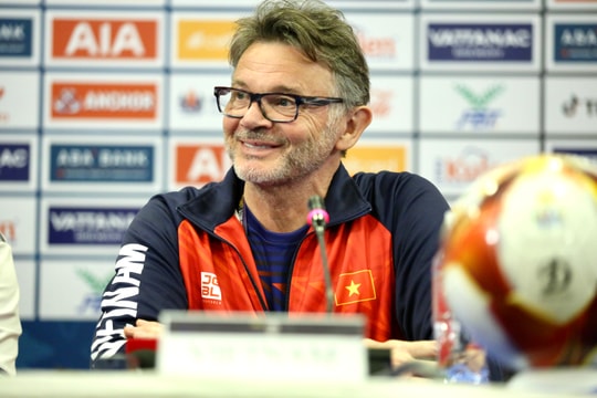 HLV Troussier: Tôi rất nóng lòng chờ đợi trận ra quân gặp Đội tuyển Lào