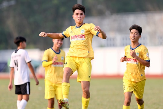 Giảng viên FIFA sang Việt Nam hỗ trợ trọng tài V.League dùng VAR; HAGL giành vé vớt vào tứ kết U19 Quốc gia