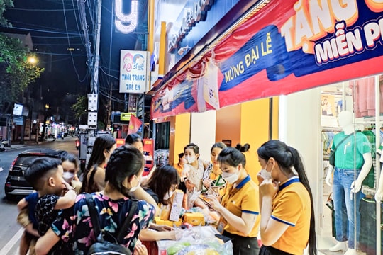 Nhiều chương trình kích cầu mua sắm dịp lễ ở Nghệ An