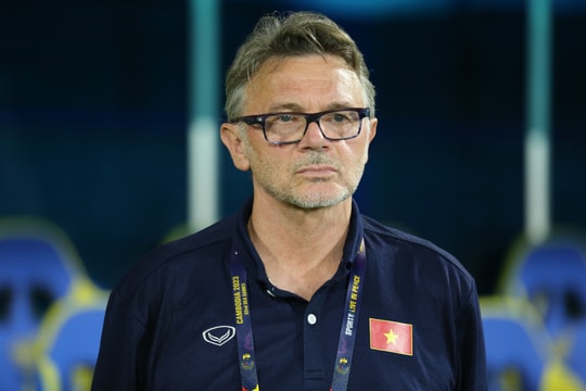 HLV Troussier: 'Thắng U22 Lào là tốt rồi, hòa hoặc thua mới là tồi tệ'