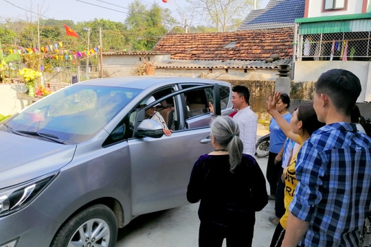 Nhu cầu thuê xe ô tô tăng vọt trong dịp lễ