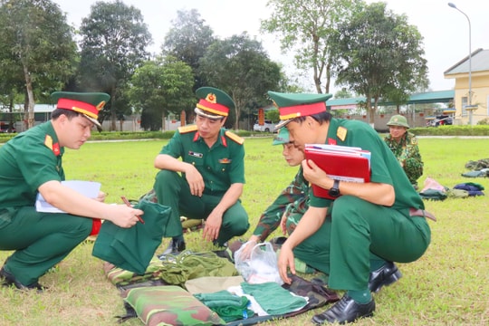 Cán bộ, chiến sĩ lực lượng vũ trang tỉnh Nghệ An duy trì nghiêm chế độ trực sẵn sàng chiến đấu 