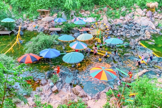 Du lịch khe suối hút khách về miền Tây Nghệ An trong kỳ nghỉ lễ