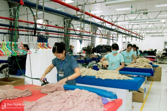 Nghệ An tổ chức nhiều hoạt động kết nối, chăm lo cho người lao động dịp Tháng Công nhân