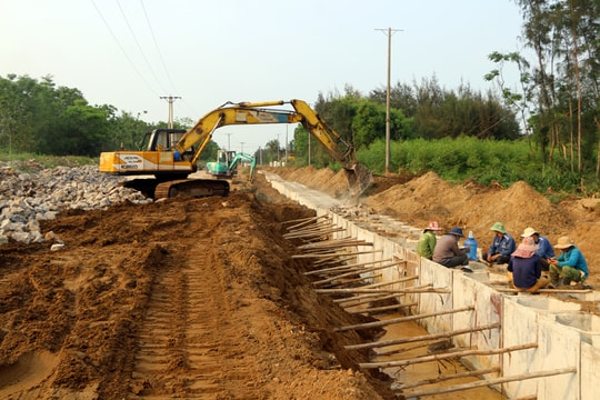 Khắc phục khó khăn, đẩy nhanh tiến độ đường ven biển từ Quỳnh Lưu đi Diễn Châu
