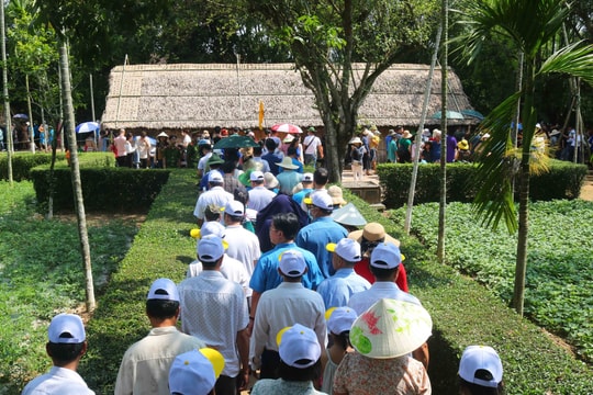 Kỳ nghỉ lễ 30/4 và 1/5, Nghệ An ước đạt doanh thu 1.500 tỷ đồng từ du lịch