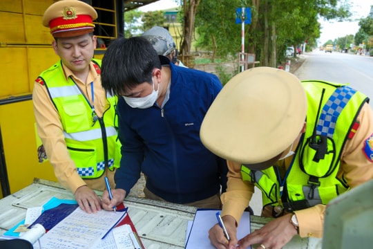 Nghệ An xử lý trên 1.400 trường hợp vi phạm giao thông trong dịp nghỉ lễ