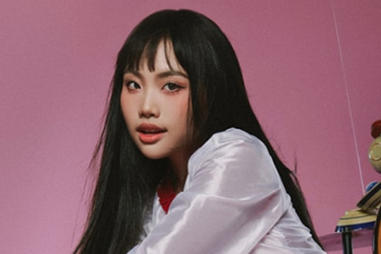 Phương Mỹ Chi tuổi 20: Dọn ra ở riêng, mở công ty làm Chủ tịch