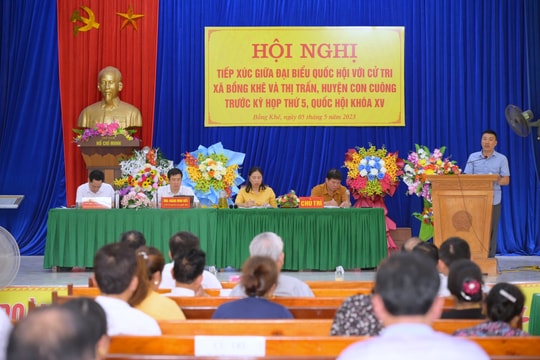 Đại biểu Quốc hội tiếp xúc cử tri tại huyện Con Cuông