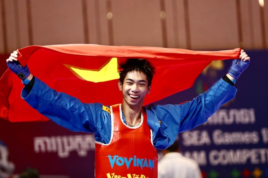 Võ sĩ Nguyễn Thanh Liêm kiên cường vượt qua đối thủ giành Huy chương Vàng SEA Games 32