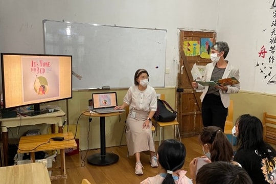 Trung Quốc trục xuất quan chức lãnh sự Canada ở Thượng Hải