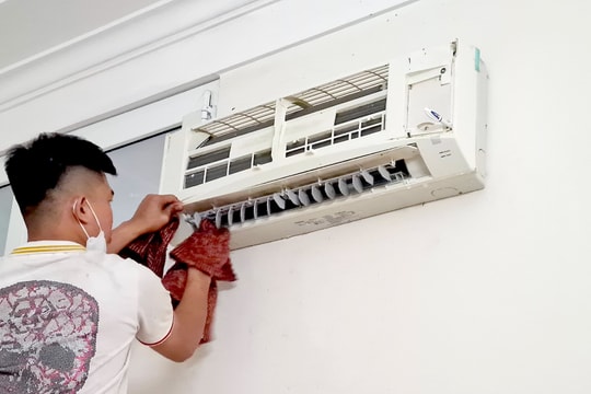 Tăng giá bán điện cần đi đôi với tăng chất lượng phục vụ 