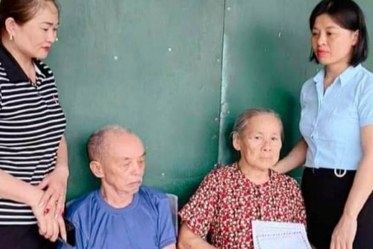 Trao hơn 93 triệu đồng giúp đỡ gia đình nghèo ở Thanh Chương