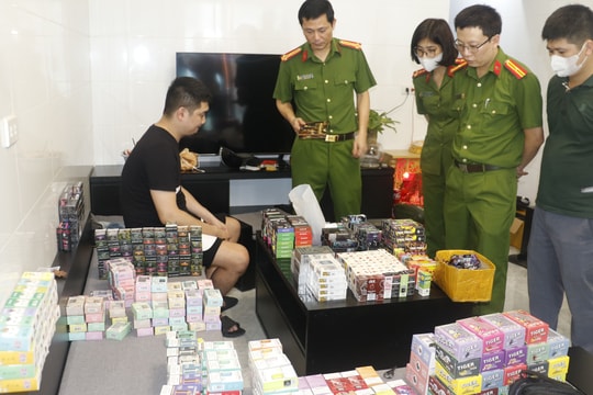 Nghệ An triệt xóa nhiều đầu mối phân phối, kinh doanh thuốc lá điện tử, bóng cười