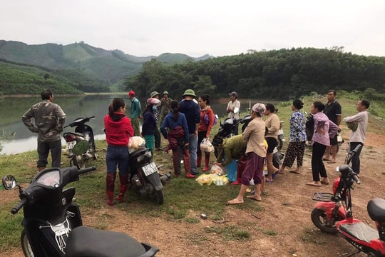 Cả xóm lên núi tìm người phụ nữ mất tích