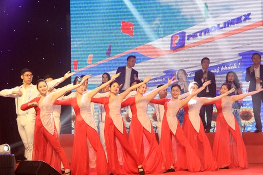 Khai mạc Liên hoan 'Tiếng hát người lao động' của Khối Doanh nghiệp tỉnh